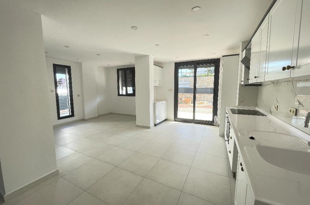 Bağla'da Deniz Manzaralı Kiralık Müstakil Dublex