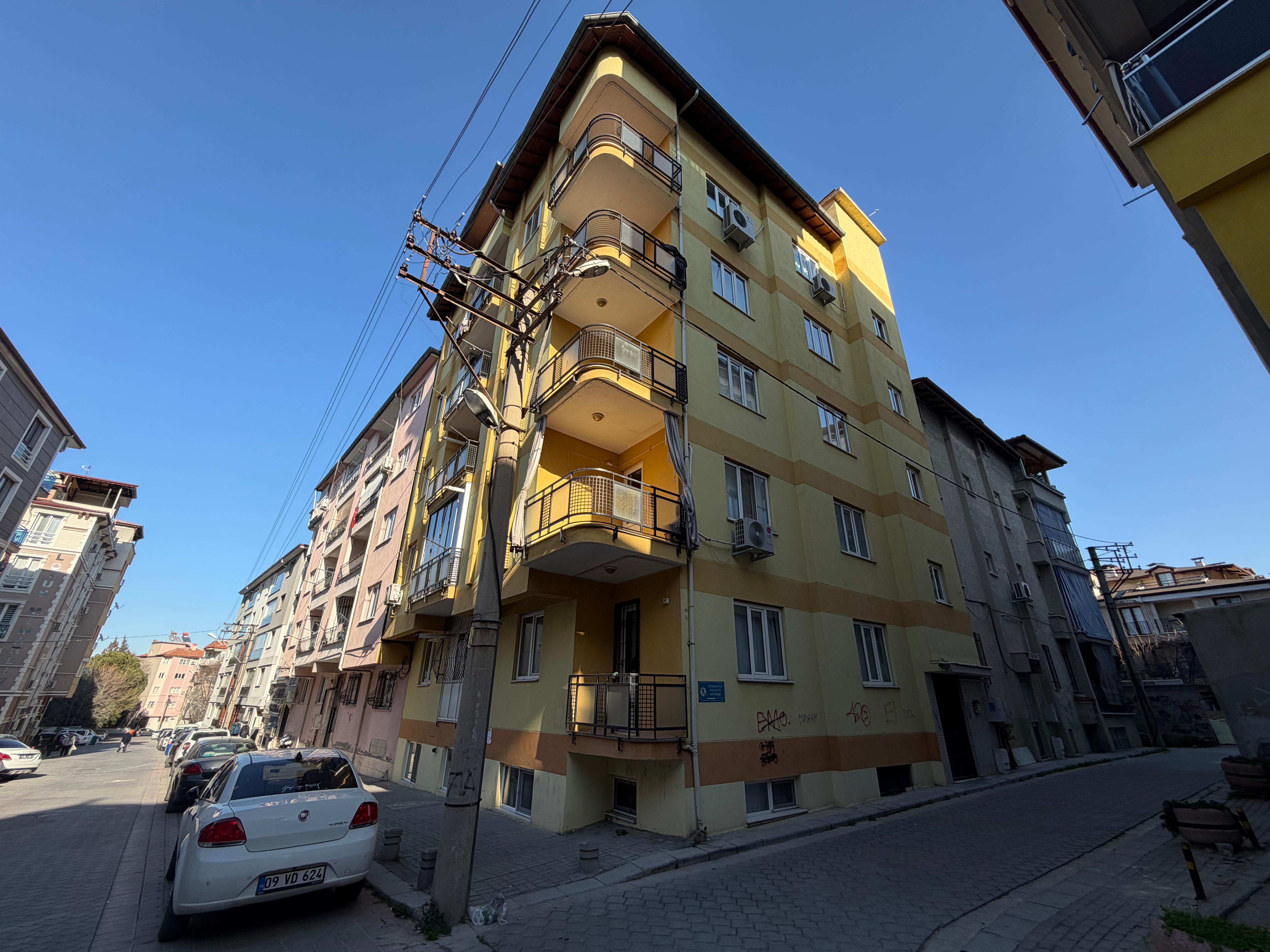 C21 LOFT'TAN DEĞİRMENÖNÜ MAHALLESİ SATILIK 3+1