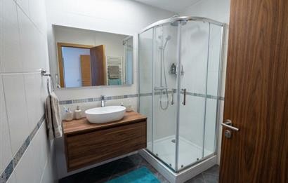 Şişli Plazada Değerli Lokasyonda full manzaralı Özel 2+1