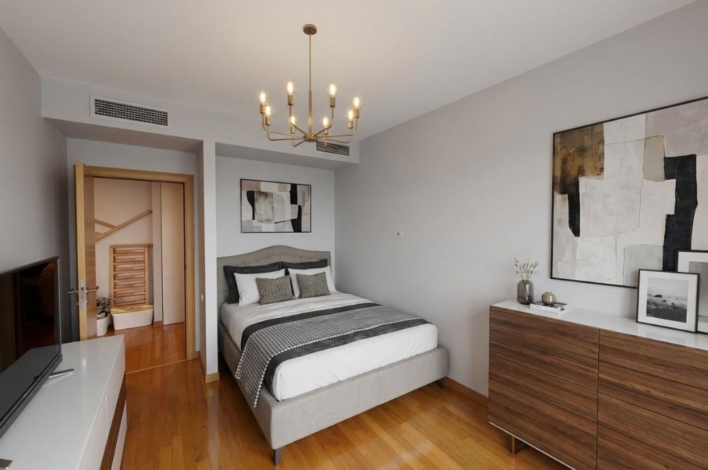 Şişli Plazada Değerli Lokasyonda full manzaralı Özel 2+1