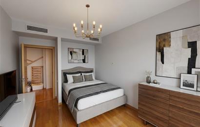 Şişli Plazada Değerli Lokasyonda full manzaralı Özel 2+1