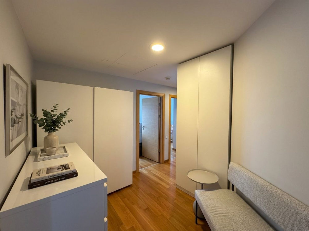 Şişli Plazada Değerli Lokasyonda full manzaralı Özel 2+1