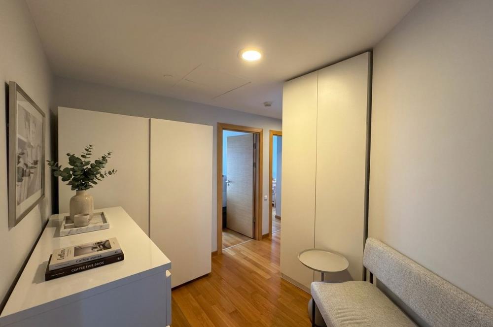 Şişli Plazada Değerli Lokasyonda full manzaralı Özel 2+1