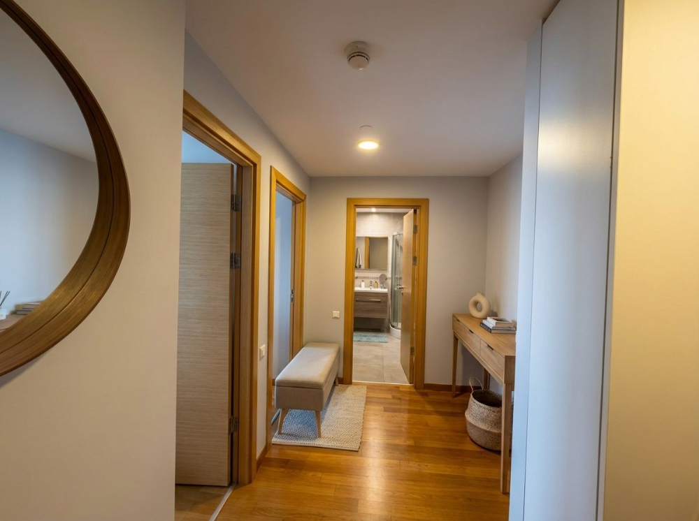 Şişli Plazada Değerli Lokasyonda full manzaralı Özel 2+1