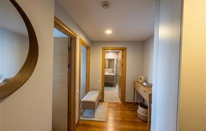 Şişli Plazada Değerli Lokasyonda full manzaralı Özel 2+1