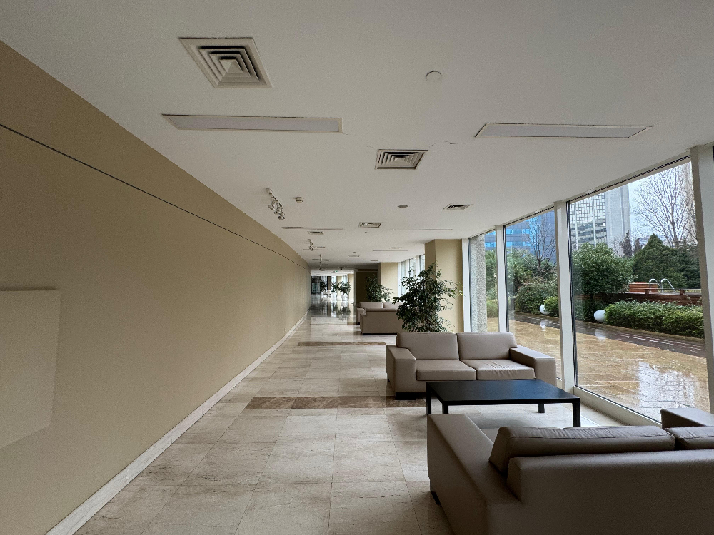 Şişli Plazada Değerli Lokasyonda full manzaralı Özel 2+1