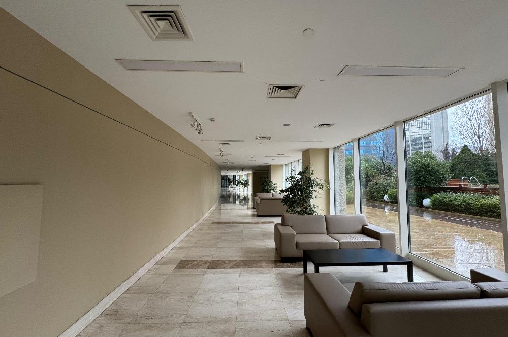 Şişli Plazada Değerli Lokasyonda full manzaralı Özel 2+1