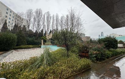 Şişli Plazada Değerli Lokasyonda full manzaralı Özel 2+1