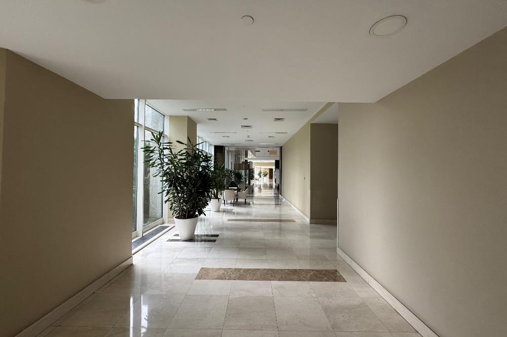 Şişli Plazada Değerli Lokasyonda full manzaralı Özel 2+1