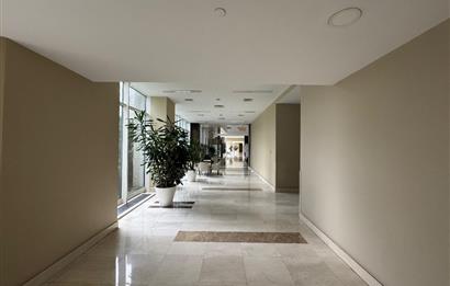 Şişli Plazada Değerli Lokasyonda full manzaralı Özel 2+1