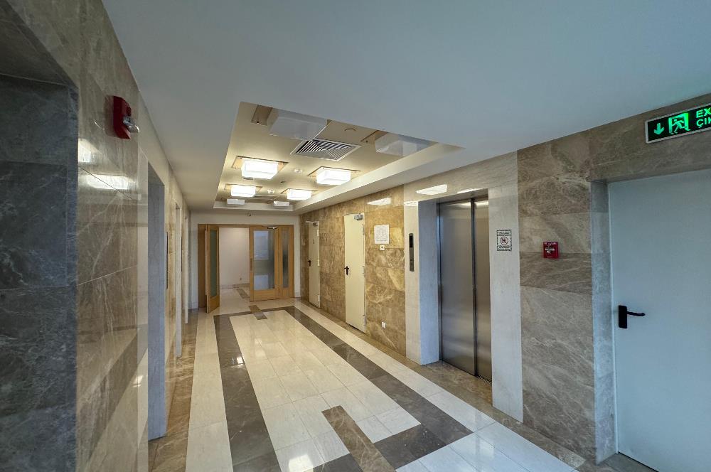 Şişli Plazada Değerli Lokasyonda full manzaralı Özel 2+1