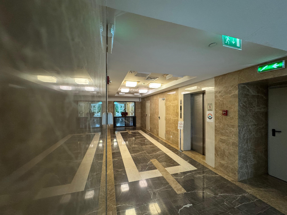 Şişli Plazada Değerli Lokasyonda full manzaralı Özel 2+1