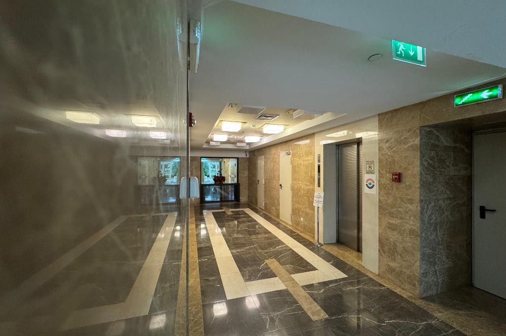 Şişli Plazada Değerli Lokasyonda full manzaralı Özel 2+1