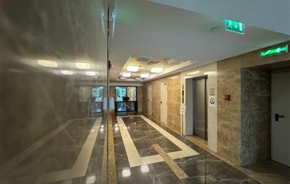 Şişli Plazada Değerli Lokasyonda full manzaralı Özel 2+1