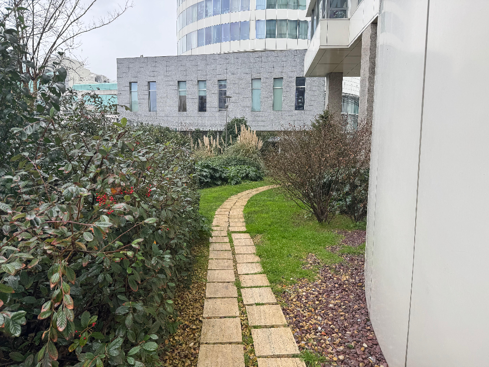 Şişli Plazada Değerli Lokasyonda full manzaralı Özel 2+1