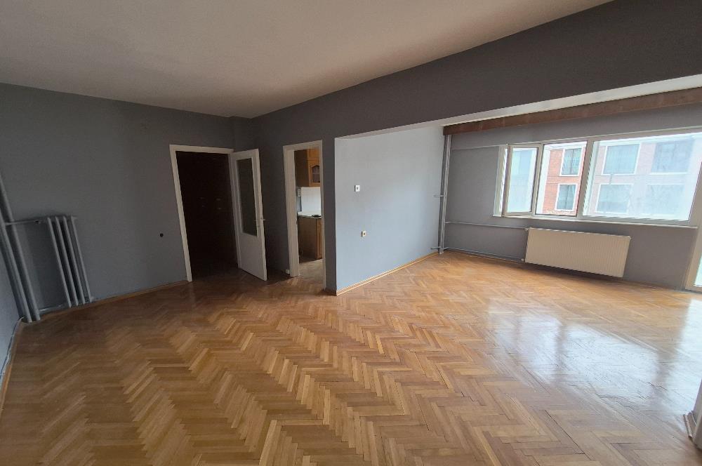 Akmerkez Karşısı Belediye Sitesi'nde Kiralık 2+1 Daire