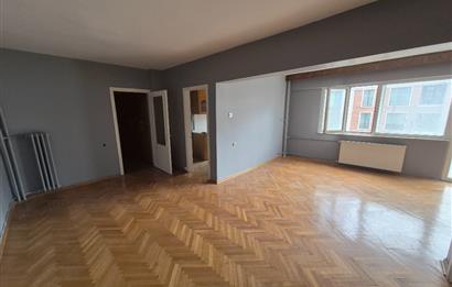 Akmerkez Karşısı Belediye Sitesi'nde Kiralık 2+1 Daire