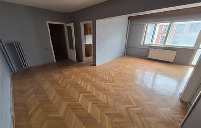 Akmerkez Karşısı Belediye Sitesi'nde Kiralık 2+1 Daire