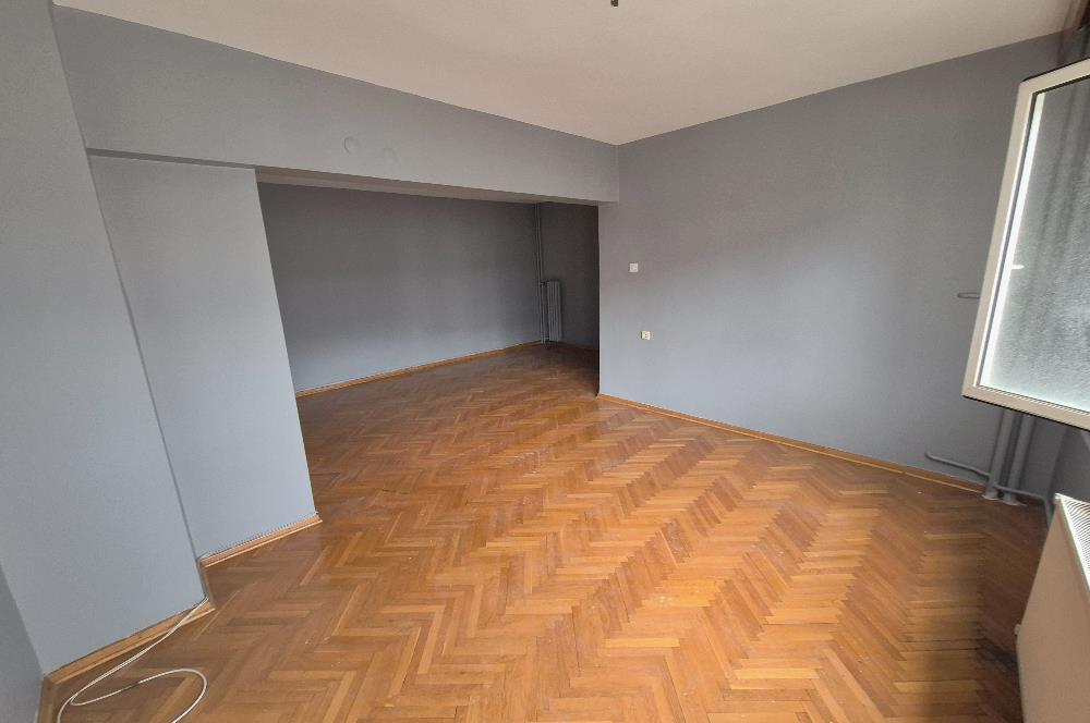 Akmerkez Karşısı Belediye Sitesi'nde Kiralık 2+1 Daire