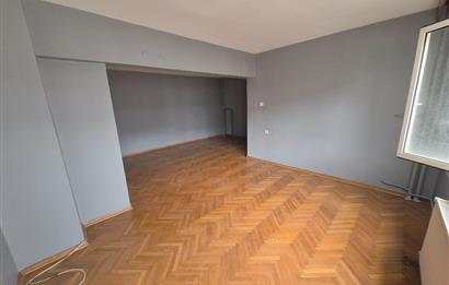 Akmerkez Karşısı Belediye Sitesi'nde Kiralık 2+1 Daire