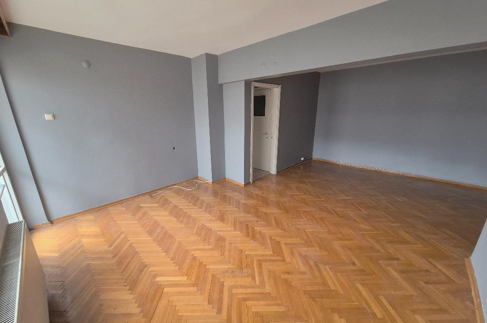 Akmerkez Karşısı Belediye Sitesi'nde Kiralık 2+1 Daire