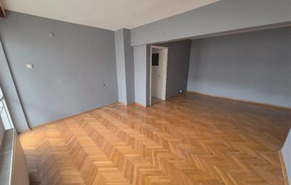 Akmerkez Karşısı Belediye Sitesi'nde Kiralık 2+1 Daire