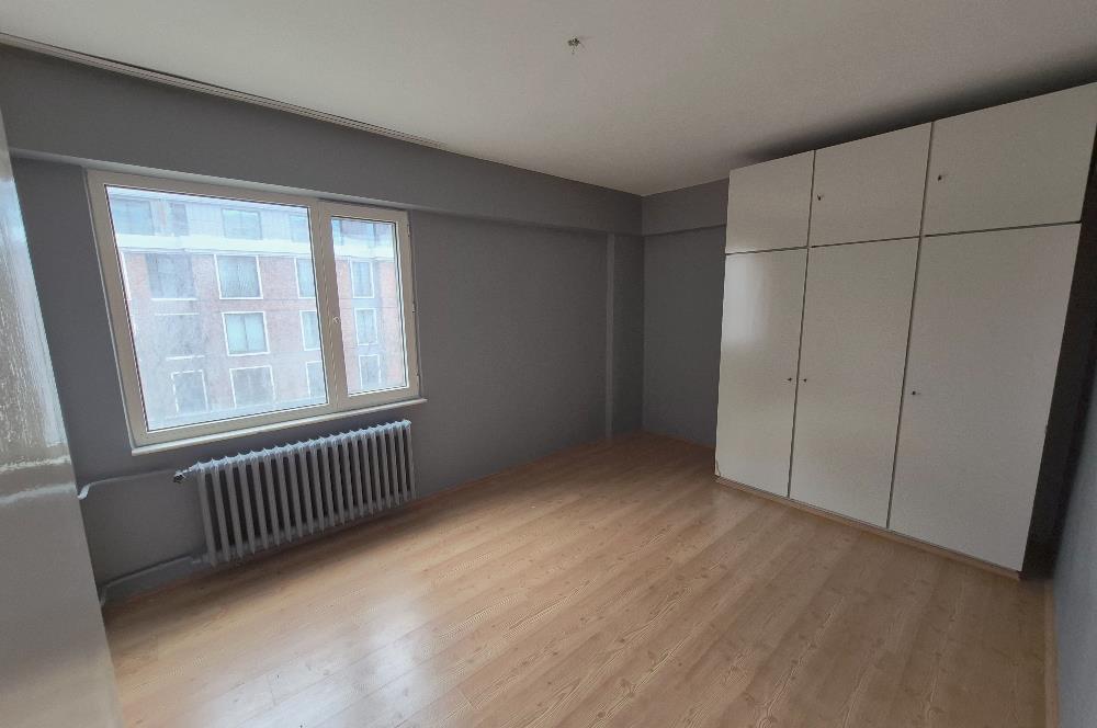 Akmerkez Karşısı Belediye Sitesi'nde Kiralık 2+1 Daire