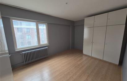 Akmerkez Karşısı Belediye Sitesi'nde Kiralık 2+1 Daire