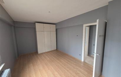 Akmerkez Karşısı Belediye Sitesi'nde Kiralık 2+1 Daire