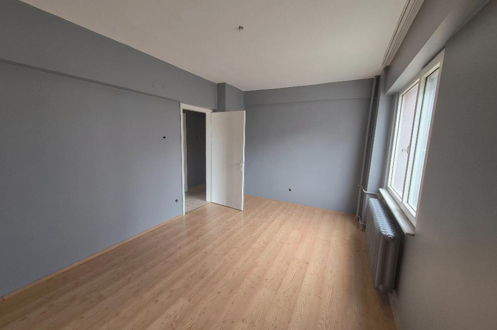 Akmerkez Karşısı Belediye Sitesi'nde Kiralık 2+1 Daire