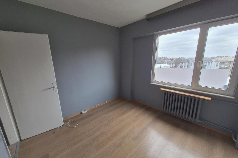 Akmerkez Karşısı Belediye Sitesi'nde Kiralık 2+1 Daire