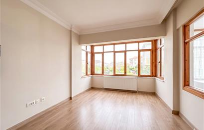 Çınarcık Çamlık’ta Denize Yürüme Mesafesinde 2+1 Balkonlu Satılık Daire