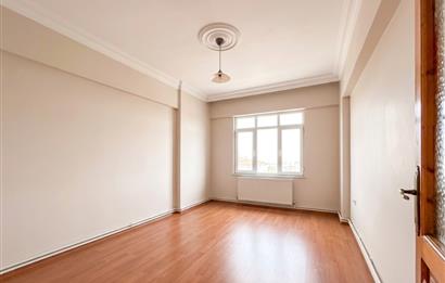 Çınarcık Çamlık’ta Denize Yürüme Mesafesinde 2+1 Balkonlu Satılık Daire