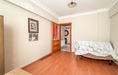 Çınarcık Çamlık’ta Denize Yürüme Mesafesinde 2+1 Balkonlu Satılık Daire