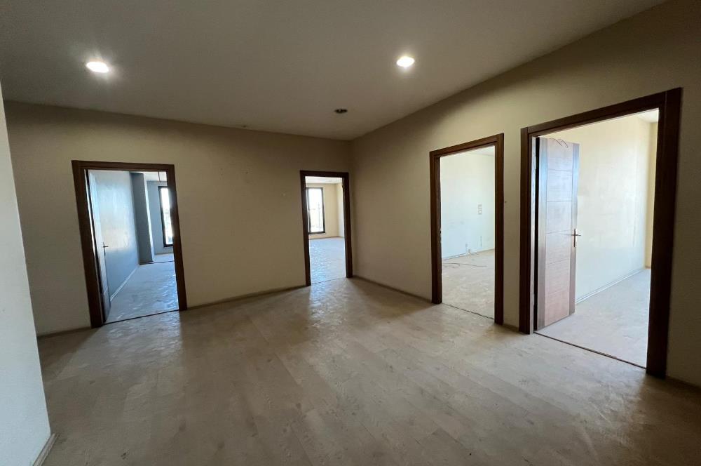 Tuzla Orhanlı'da Satılık Depo & Fabrikaya Uygun Komple Bina