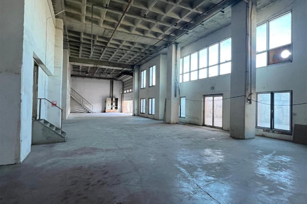 Tuzla Orhanlı'da Satılık Depo & Fabrikaya Uygun Komple Bina
