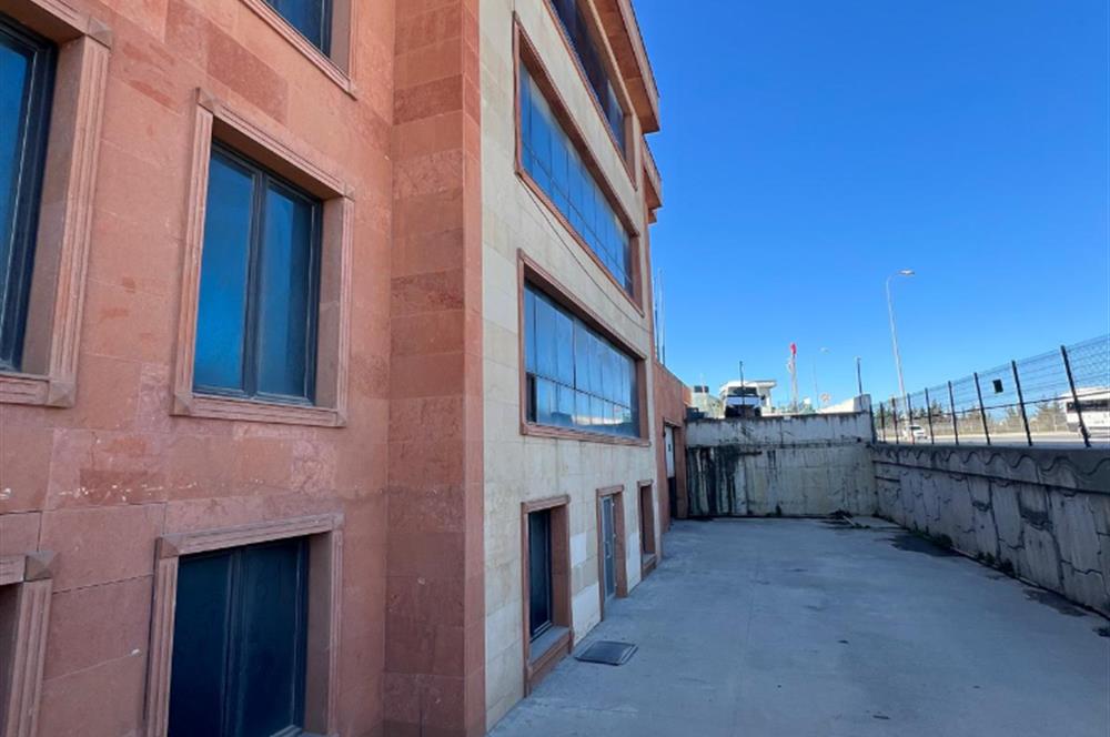 Tuzla Orhanlı'da Satılık Depo & Fabrikaya Uygun Komple Bina