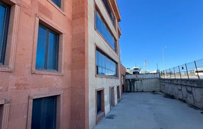 Tuzla Orhanlı'da Satılık Depo & Fabrikaya Uygun Komple Bina