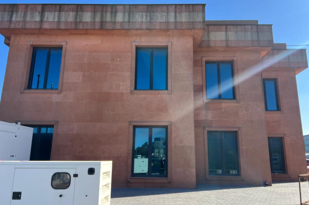 Tuzla Orhanlı'da Satılık Depo & Fabrikaya Uygun Komple Bina