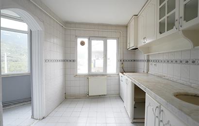 C21 Cius; Eşref Dinçer Mahallesinde Köşe Ara Kat 2+1 Kiralık