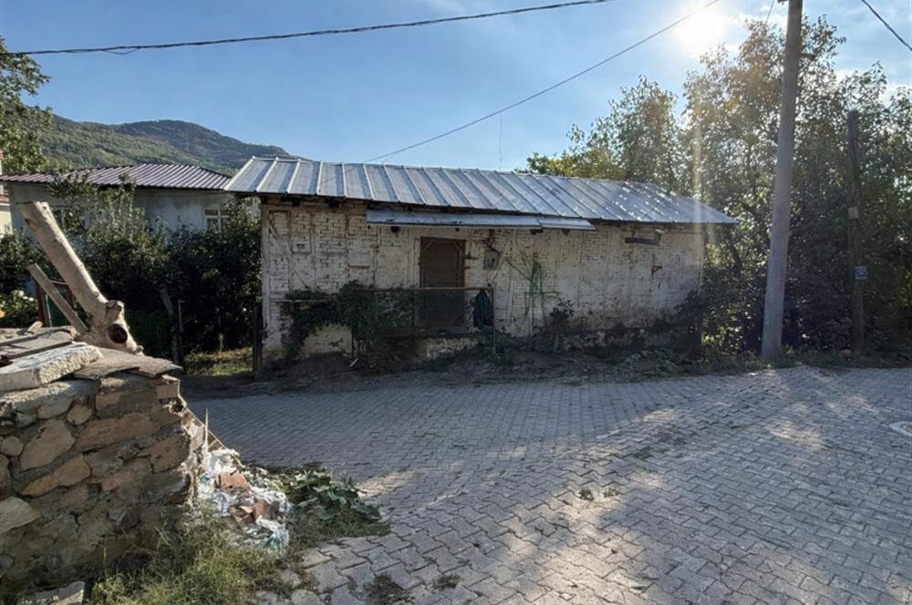 C21 Cius; Fevziye’de Köy İçi İmarlı Çift Cephe 655 m² Satılık Arsa