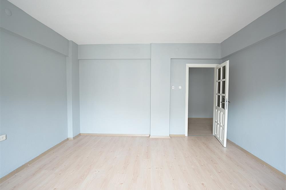 C21 Cius; Eşref Dinçer Mahallesinde Köşe Ara Kat 2+1 Kiralık