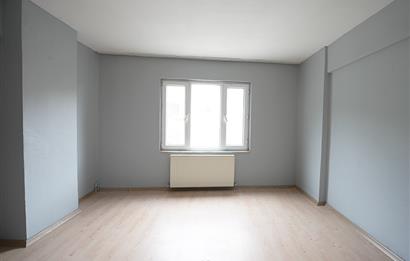 C21 Cius; Eşref Dinçer Mahallesinde Köşe Ara Kat 2+1 Kiralık