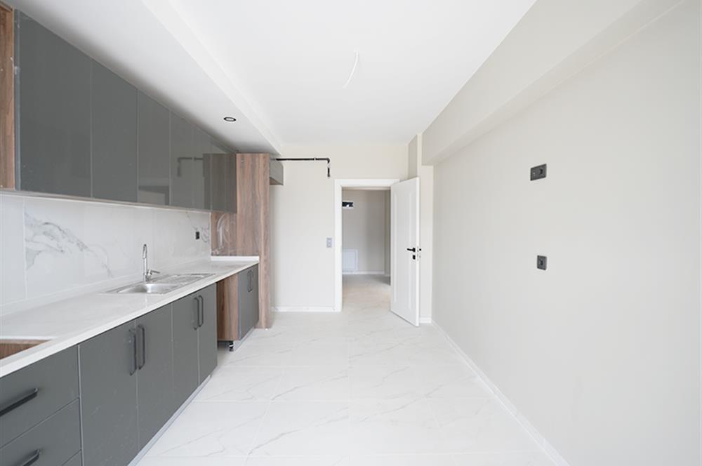 C21 Cius; Hisar’da Özel Bahçeli, Deniz Manzaralı Sıfır 3+1 Daire