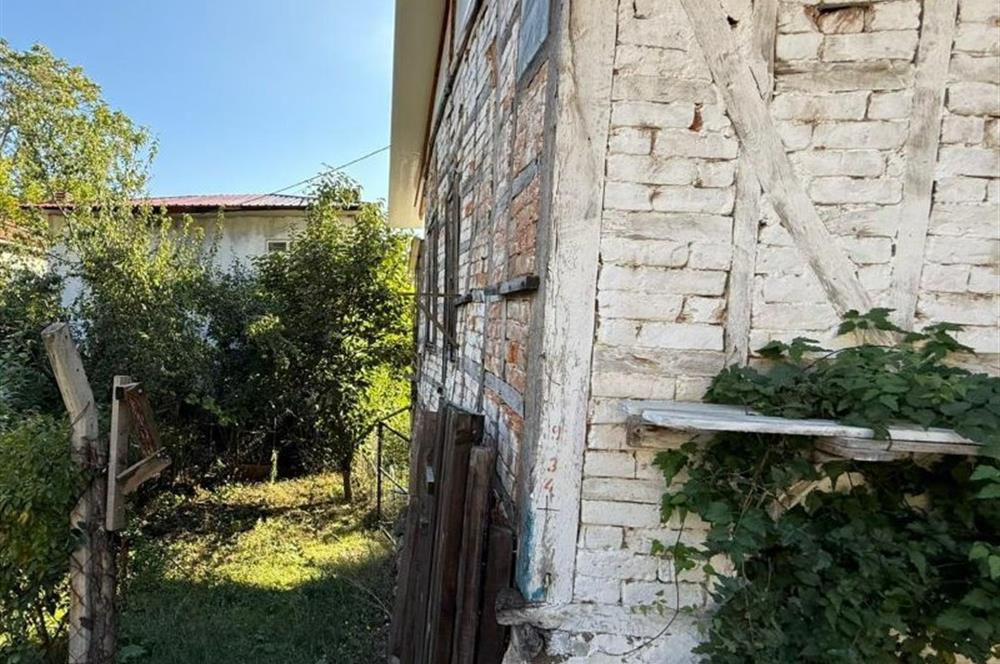 C21 Cius; Fevziye’de Köy İçi İmarlı Çift Cephe 655 m² Satılık Arsa