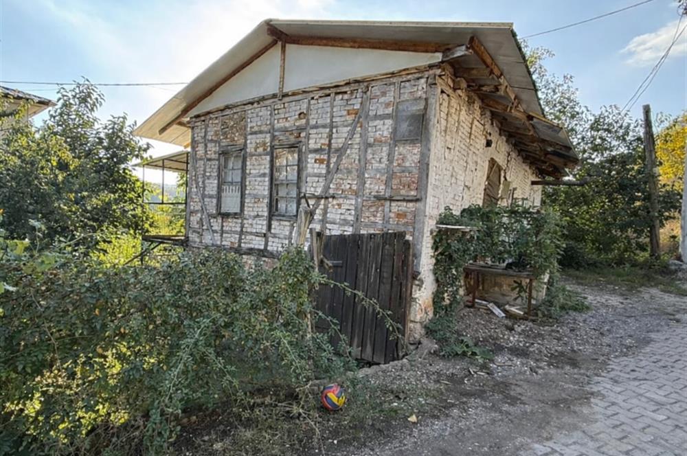 C21 Cius; Fevziye’de Köy İçi İmarlı Çift Cephe 655 m² Satılık Arsa