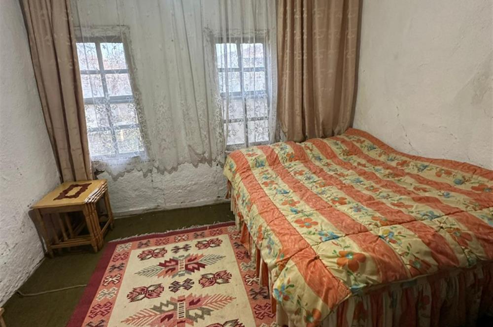 C21 Cius; Fevziye’de Köy İçi İmarlı Çift Cephe 655 m² Satılık Arsa