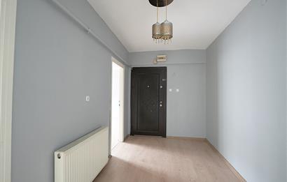 C21 Cius; Eşref Dinçer Mahallesinde Köşe Ara Kat 2+1 Kiralık