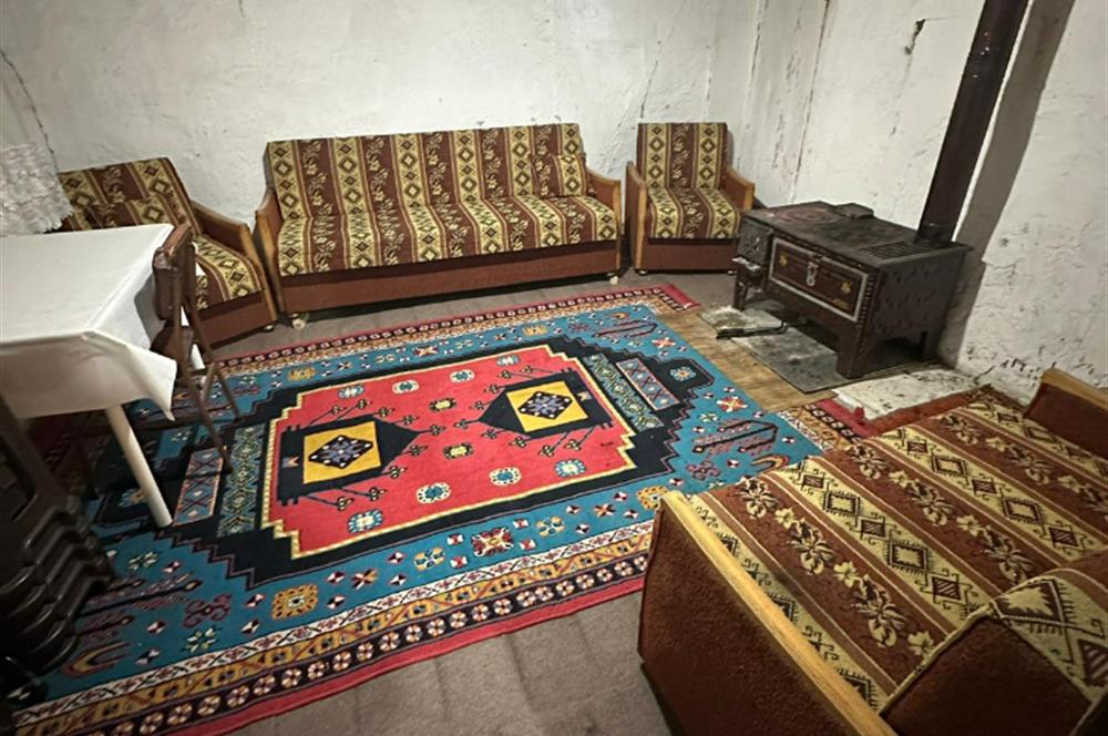 C21 Cius; Fevziye’de Köy İçi İmarlı Çift Cephe 655 m² Satılık Arsa