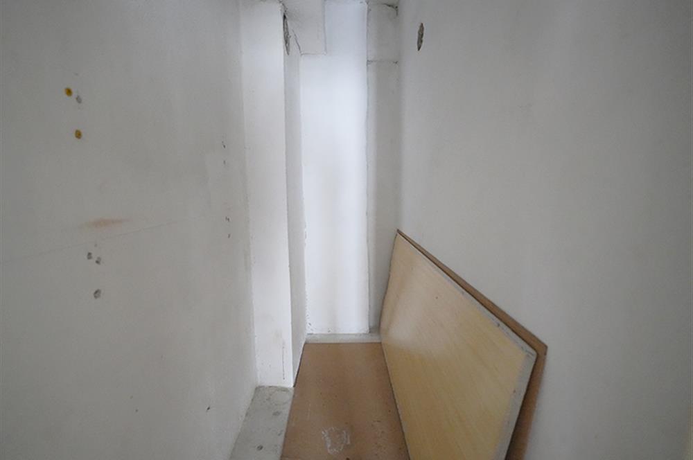 C21 Cius; Eşref Dinçer Mahallesinde Köşe Ara Kat 2+1 Kiralık